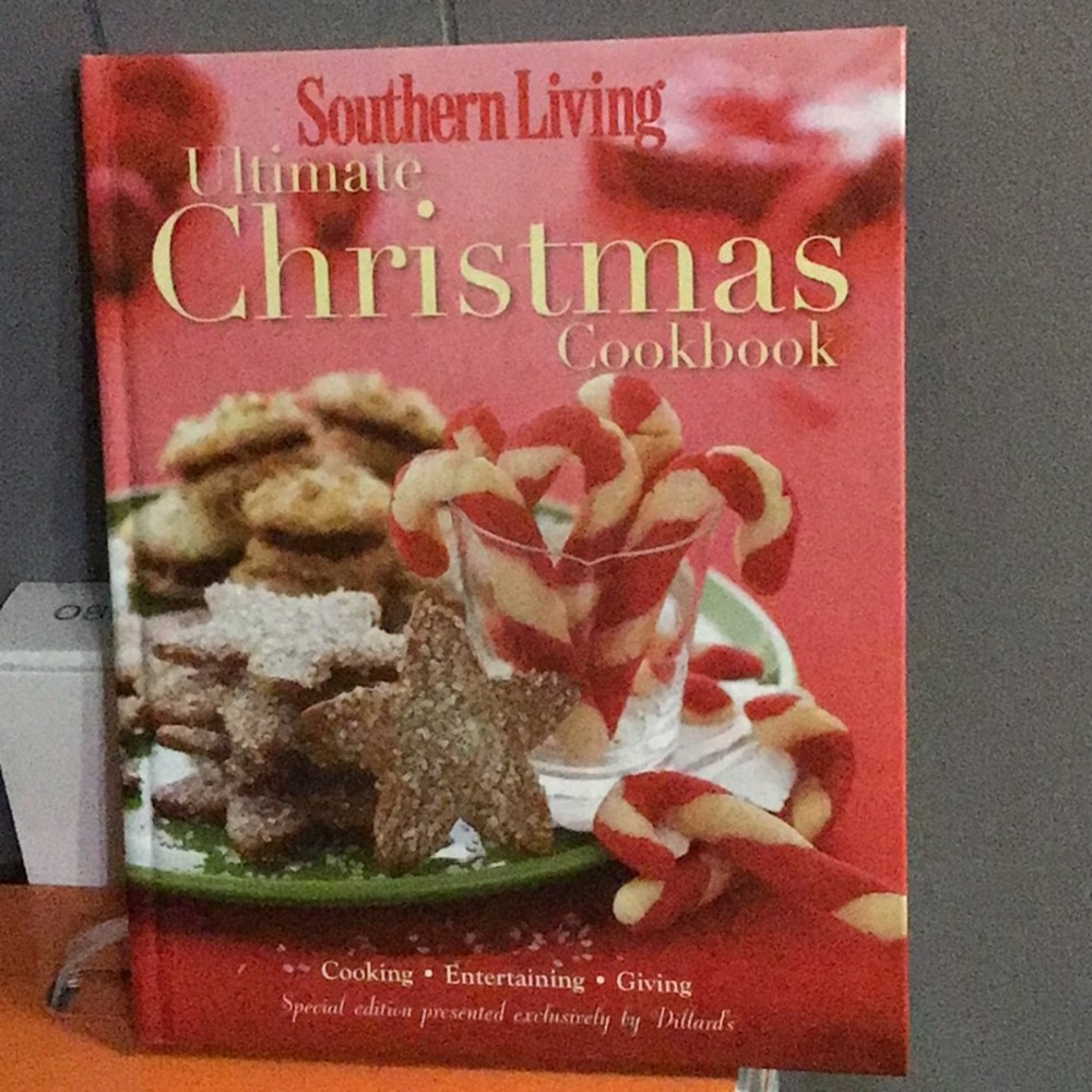 SOUTHERN LIVING ULTIMATE CHRISTMAS HARDCOVER COOKBOOK